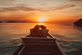 Bukan Cuma Bali: 5 Destinasi Honeymoon Romantis di Indonesia yang Bikin Jatuh Cinta Lagi