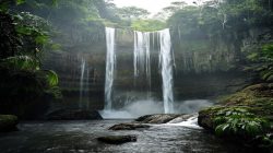 Bosan Sama Kota? Ini 5 Surga Air Terjun Lumajang yang Bikin Lupa Diri!