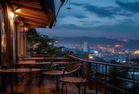 Bukan Sekadar Kopi & Pemandangan: Bongkar Mitos Tempat Wisata Romantis di Bandung